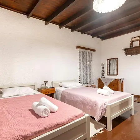 Levent Traditional Rhodes Castle Дом отдыха Родос