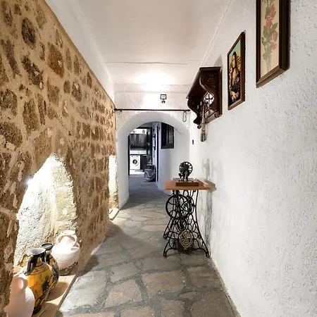 Levent Traditional Rhodes Castle 펜션 Rhodes City