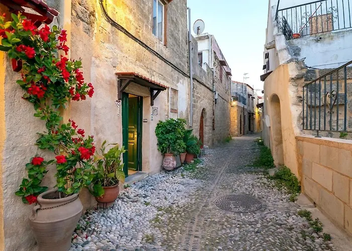 Levent Traditional Rhodes Castle Vakantiehuis *