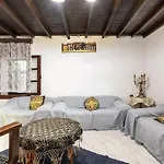 Levent Traditional Rhodes Castle Vakantiehuis *